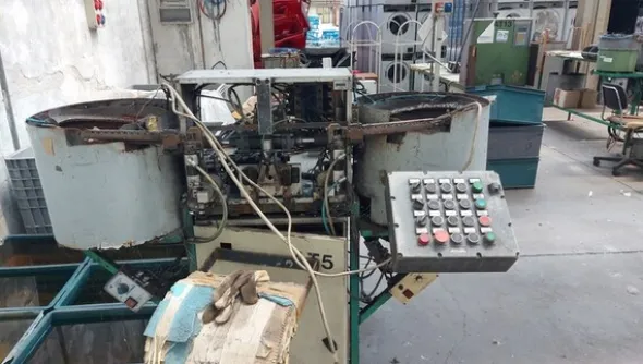 12#7174 Attrezzature per premontaggio vasca