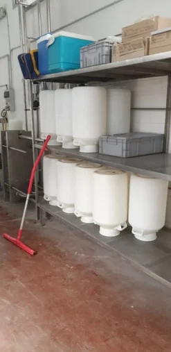1#7331 Attrezzature per produzione di latte e derivati