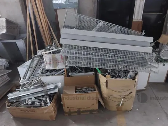9#9089 Attrezzature per ristorazione e Amplificatore Yamaha e Scaffalature