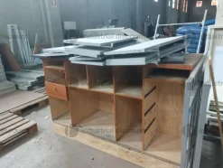 9#9089 Attrezzature per ristorazione e Amplificatore Yamaha e Scaffalature