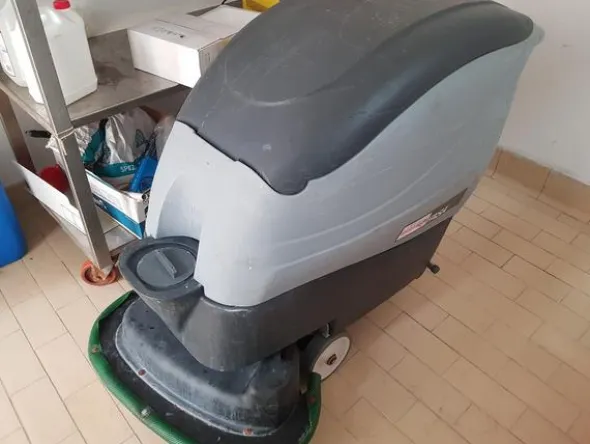 23#4631 Attrezzature professionali per la lavorazione della carne