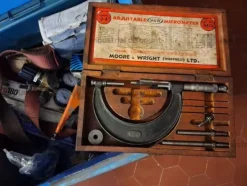 3#10272 Attrezzature utensili e strumenti per officina e lavorazioni meccaniche