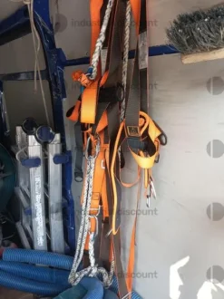 8#10015 Attrezzature varie da cantiere