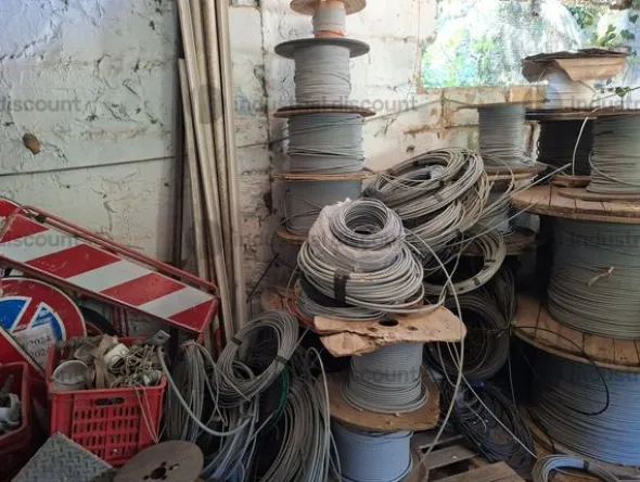 7#10015 Attrezzature varie da cantiere