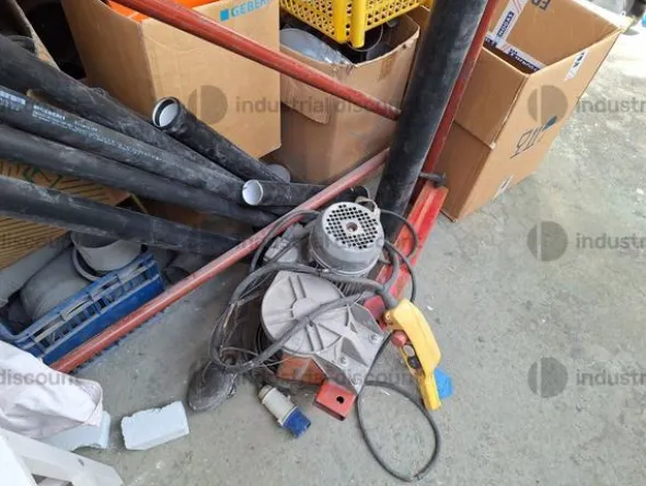 1#9752 Attrezzature varie di cantiere