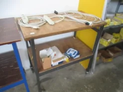 1#8714 Attrezzature varie di magazzino e rimanenze di materiale elettrico