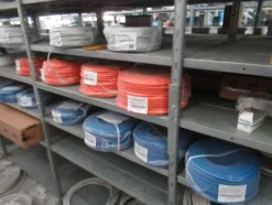 1#8599 Attrezzature varie di magazzino e rimanenze di materiale elettrico