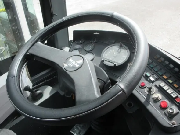 7#5473 Autobus Man