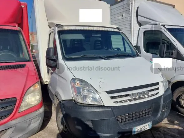 11#9138 Autocarri Iveco e Mercedes