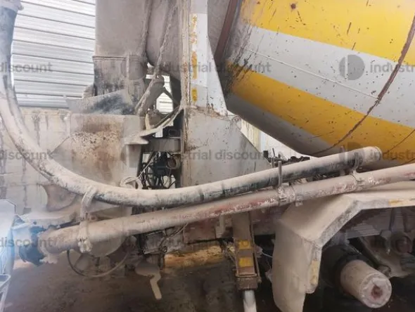 3#10006 Autocarro betonpompa Iveco