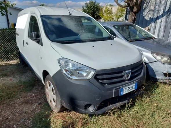 154#6557 Autocarro Dacia Dokker