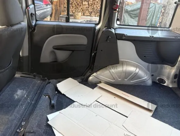 2#10231 Autocarro Fiat Doblò