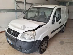 2#9370 Autocarro Fiat Doblò
