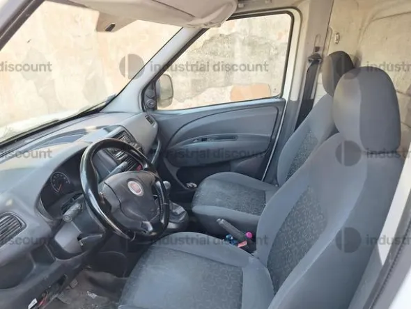 5#10104 Autocarro Fiat Doblò