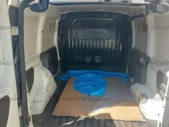 46#9898 Autocarro Fiat Doblò