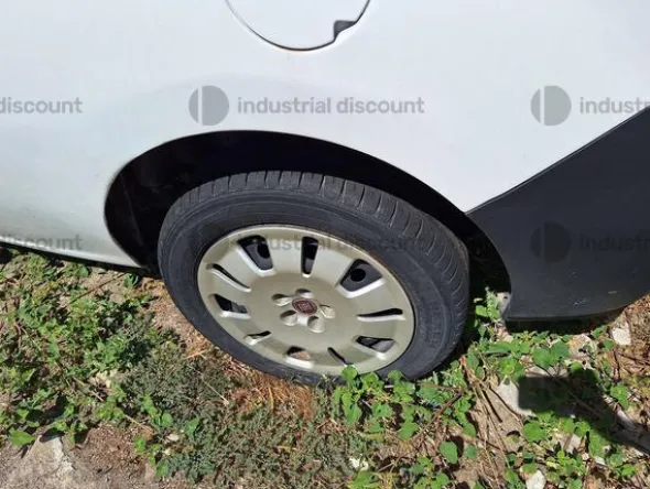 3#9509 Autocarro Fiat Doblò