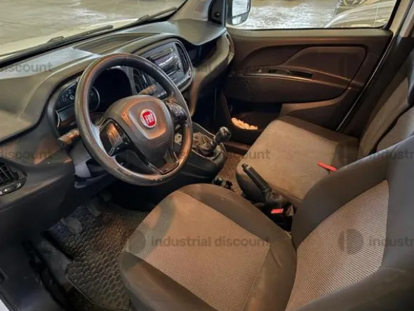 29#9706 Autocarro Fiat Doblò