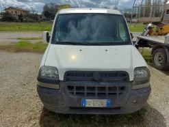 16#8245 Autocarro Fiat Doblò