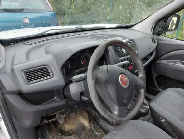 1#7586 Autocarro Fiat Doblò