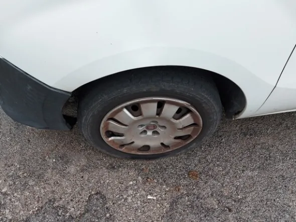 1#7586 Autocarro Fiat Doblò