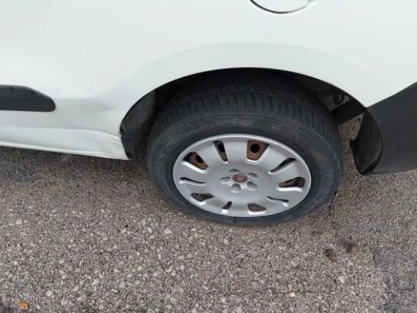1#7586 Autocarro Fiat Doblò