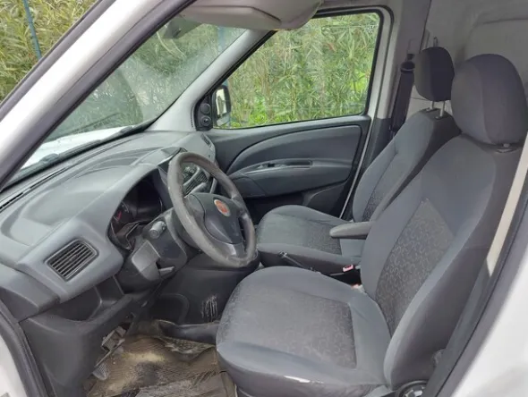1#7586 Autocarro Fiat Doblò