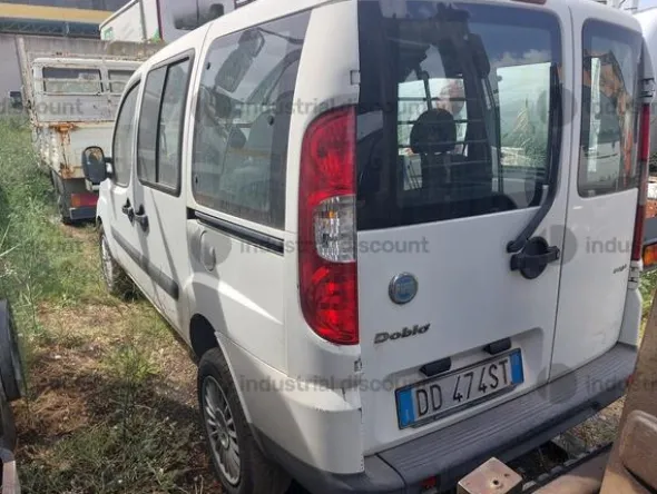 6#9578 Autocarro Fiat Doblò