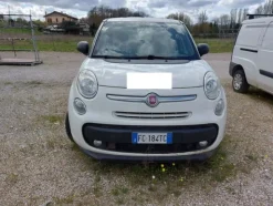 6#8245 Autocarro Fiat 500L