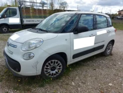 6#8245 Autocarro Fiat 500L