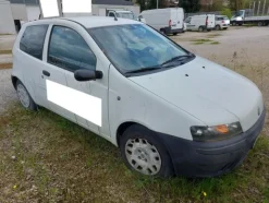 13#8245 Autocarro Fiat Punto