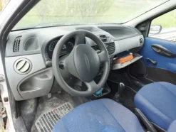 13#8245 Autocarro Fiat Punto