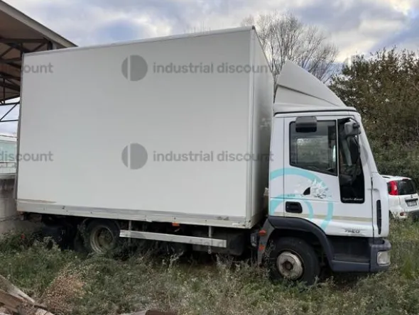 4#9789 Autocarro Iveco 75