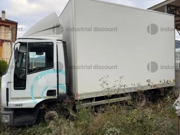 4#9789 Autocarro Iveco 75