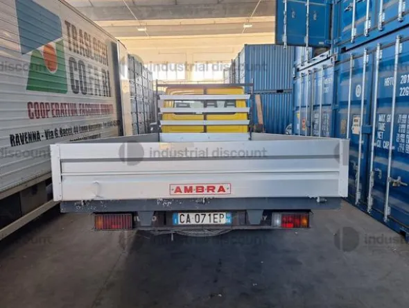 5#9559 Autocarro Iveco