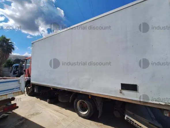 102#9825 Autocarro Iveco