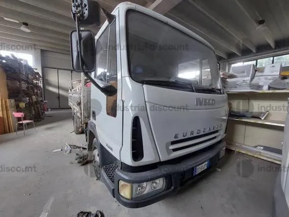 12#8924 Autocarro Iveco 75