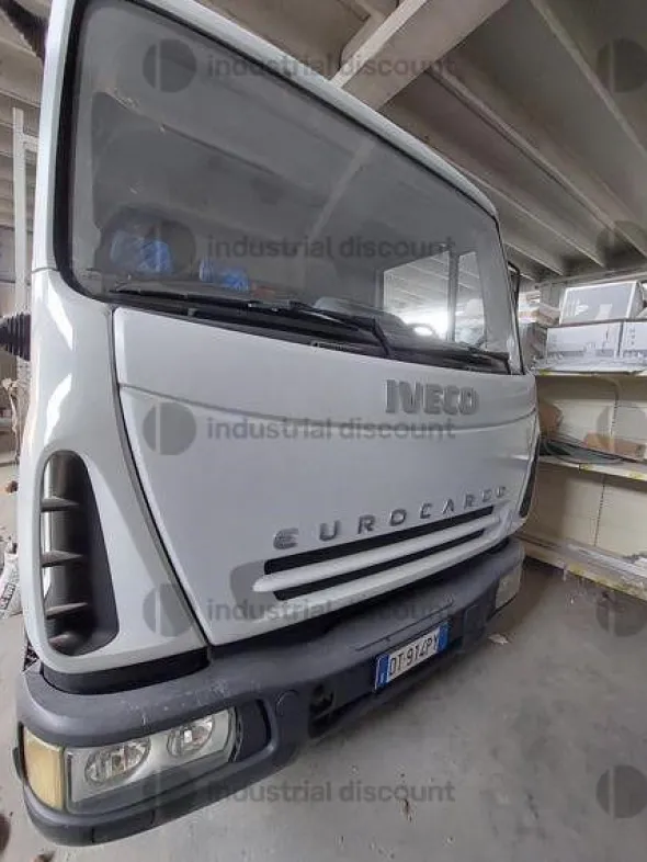 12#8924 Autocarro Iveco 75