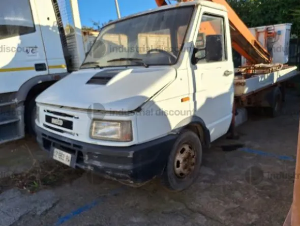 4#9329 Autocarro Iveco