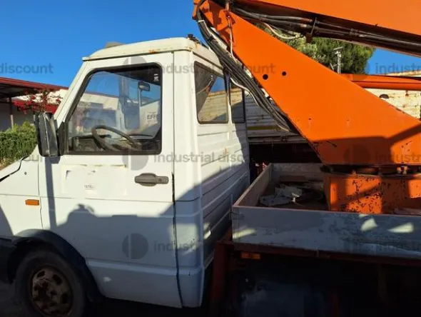 4#9329 Autocarro Iveco