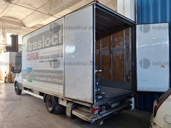 1#9559 Autocarro Iveco