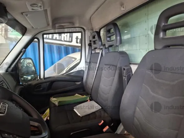 1#9559 Autocarro Iveco