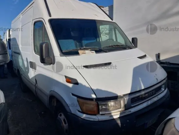 4#9138 Autocarro Iveco Daily