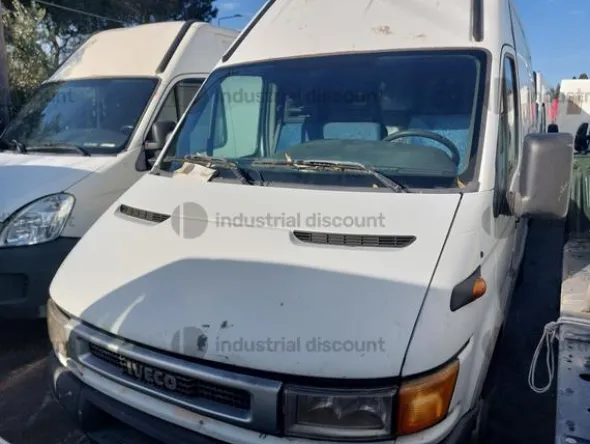 4#9138 Autocarro Iveco Daily
