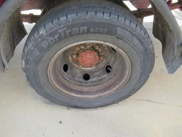 7#3441 Autocarro Iveco 30E8 35A