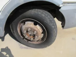 7#3441 Autocarro Iveco 30E8 35A
