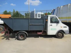 7#3441 Autocarro Iveco 30E8 35A