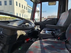 7#9097 Autocarro Iveco 120E18 con gru caricatrice