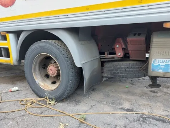 8#7221 Autocarro Iveco 120E18N Eurocargo Tector
