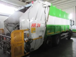 76#3561 Autocarro Iveco Magirus Stralis 330