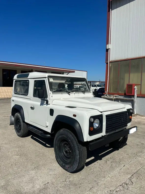 Autocarro Land Rover Defender